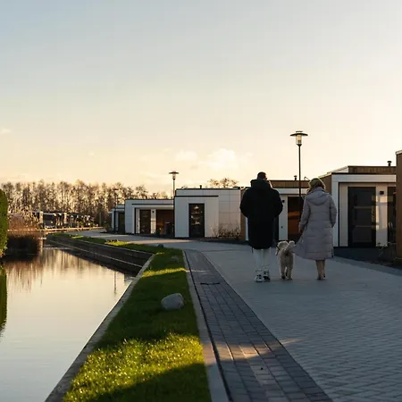Nautica Deluxe 6 Persons Villa Loosdrecht